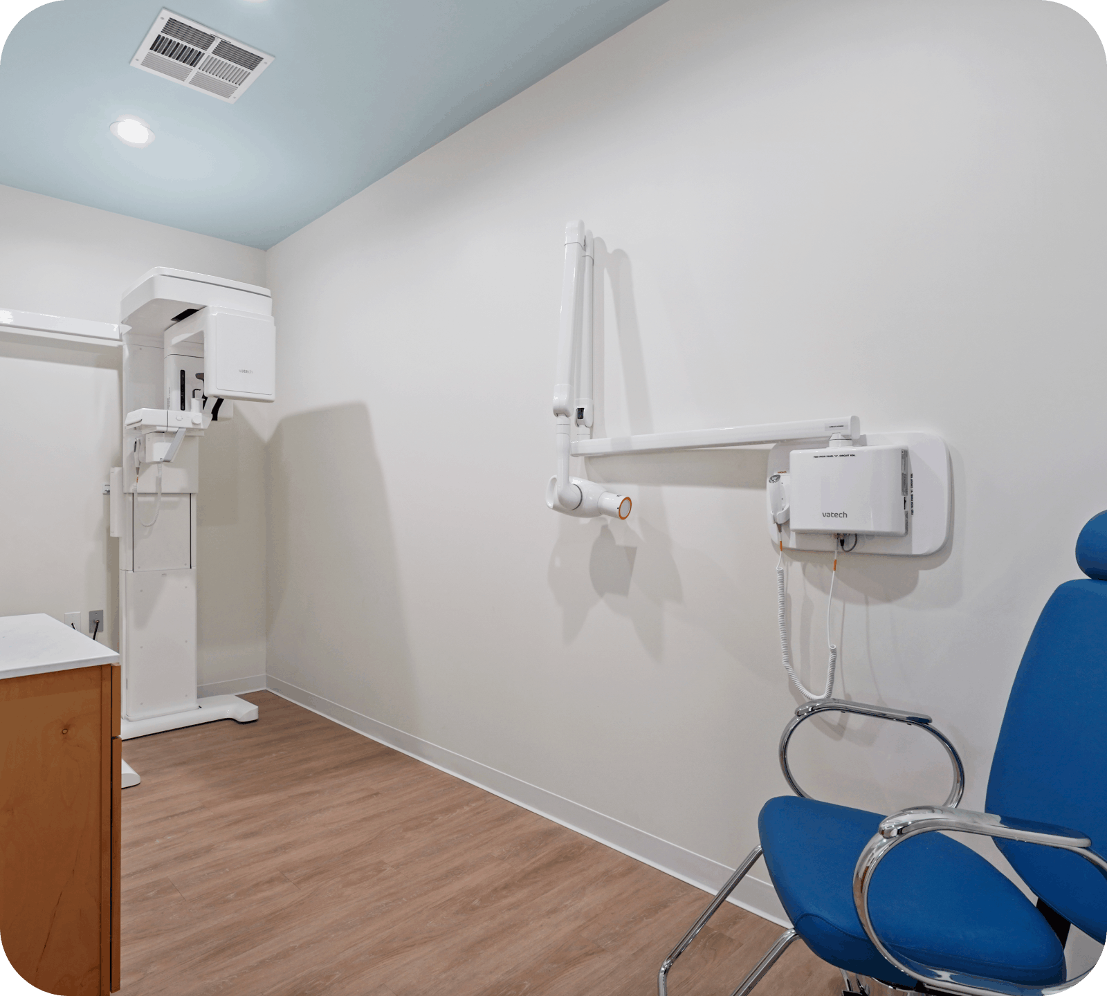 Advanced digital X-ray equipment for pediatric dentistry in Santa Ana